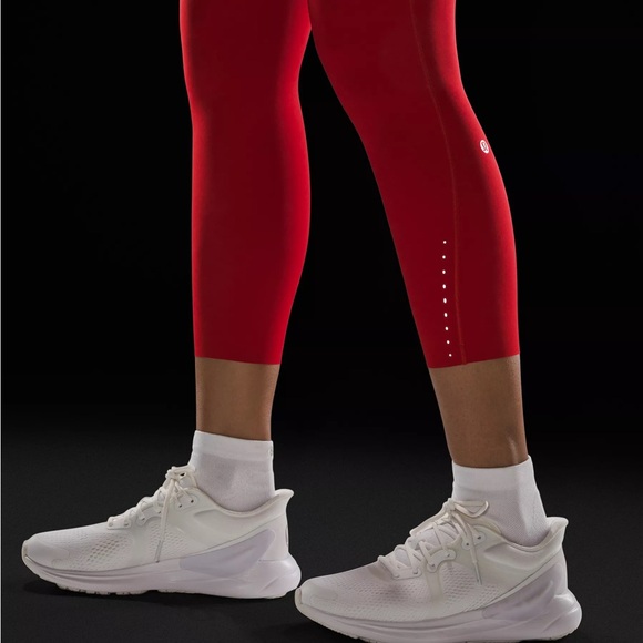 NWT Lululemon Fast and Free HR Crop w/ Pockets - Picture 3 of 12